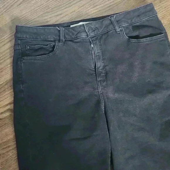 Denver Hays  Women's Plus Size Highrise Black Denim Jean Shorts Size 16 - Picture 3 of 9